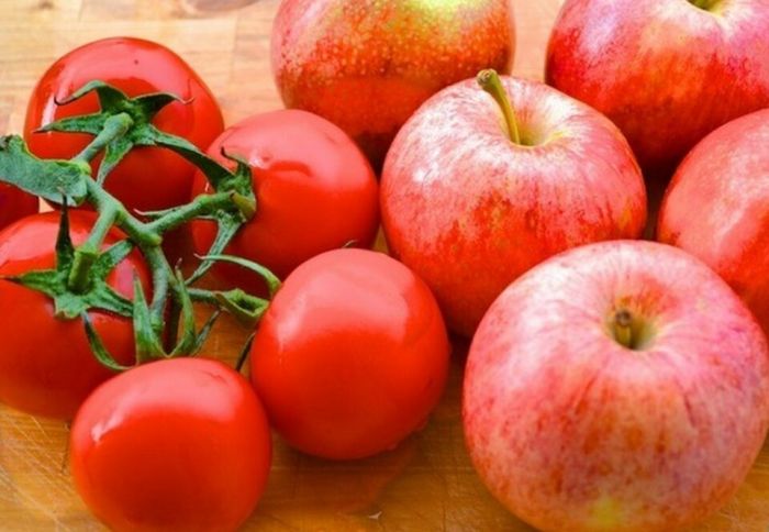 Rusiyaya pomidor və alma ixracına icazə verilən müəssisələrin sayı açıqlanıb