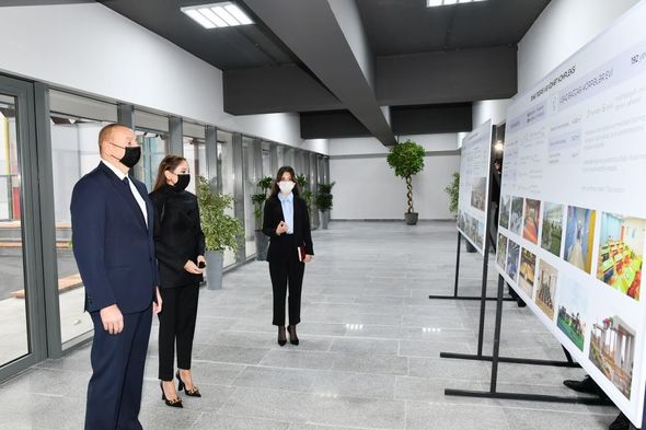 İlham Əliyev və Mehriban Əliyeva yeni inşa edilmiş Tədris və Xidmət Kompleksinin açılışında - FOTO