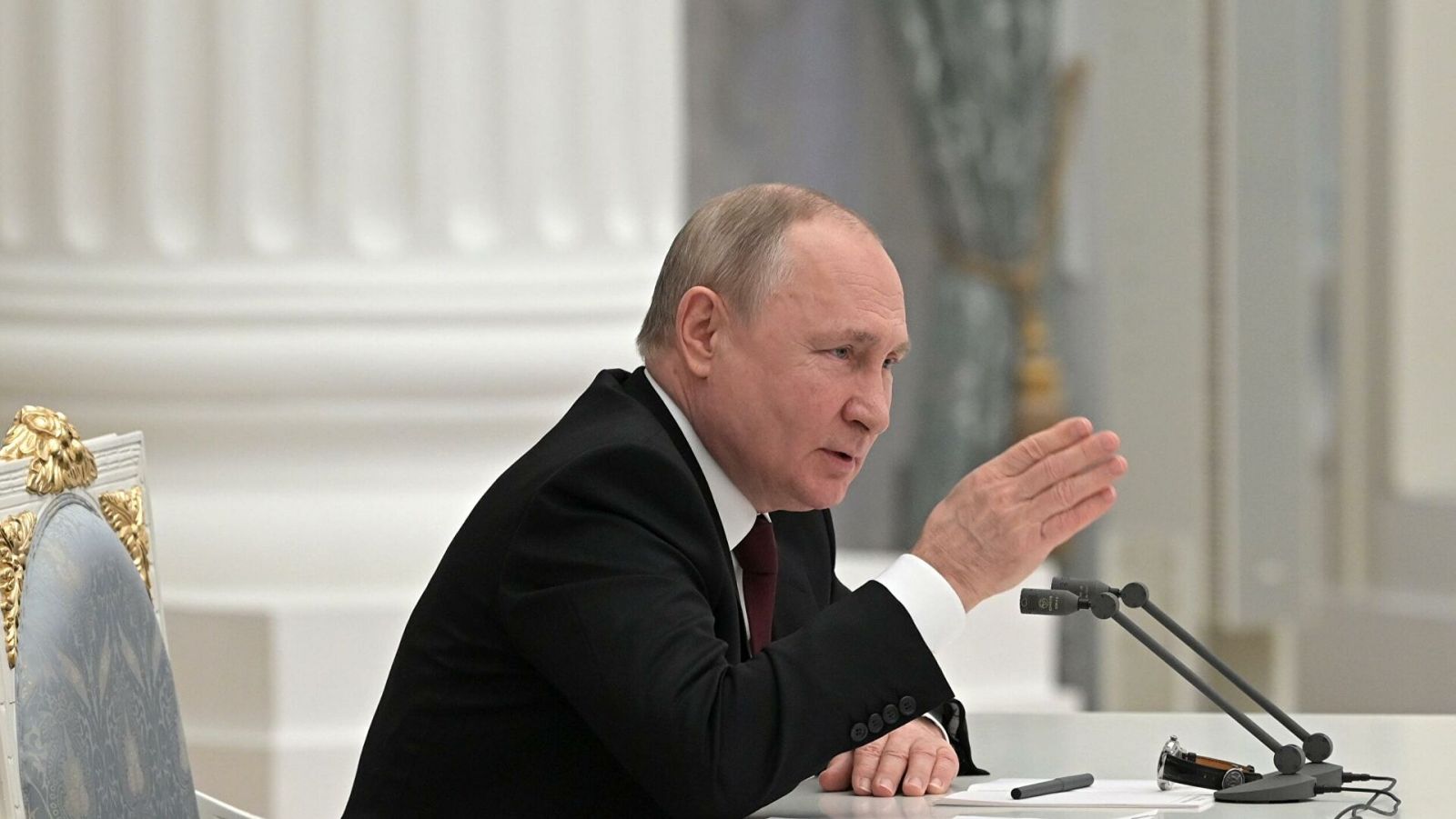 Putin:"Rusiya neftinin qiymətinin məhdudlaşdırılması axmaqlıqdır"