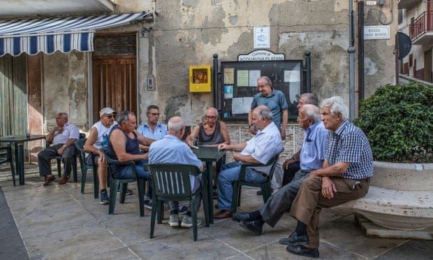 İtaliyada demoqrafik böhran: əhali azalır, qocalar çoxalır