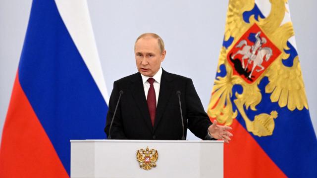 Putin: "Bütün münaqişələr diplomatik danışıqlarla bitir”