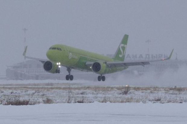 Moskvada güclü qar səbəbindən onlarla aviareys gecikir