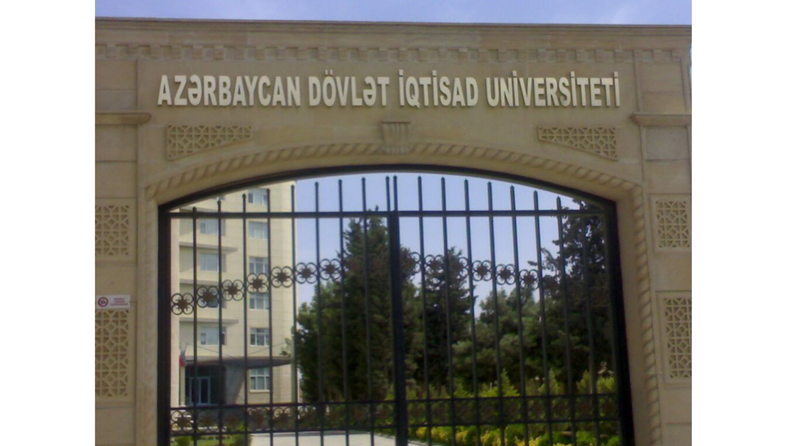 İqtisad Universiteti tender elan edir