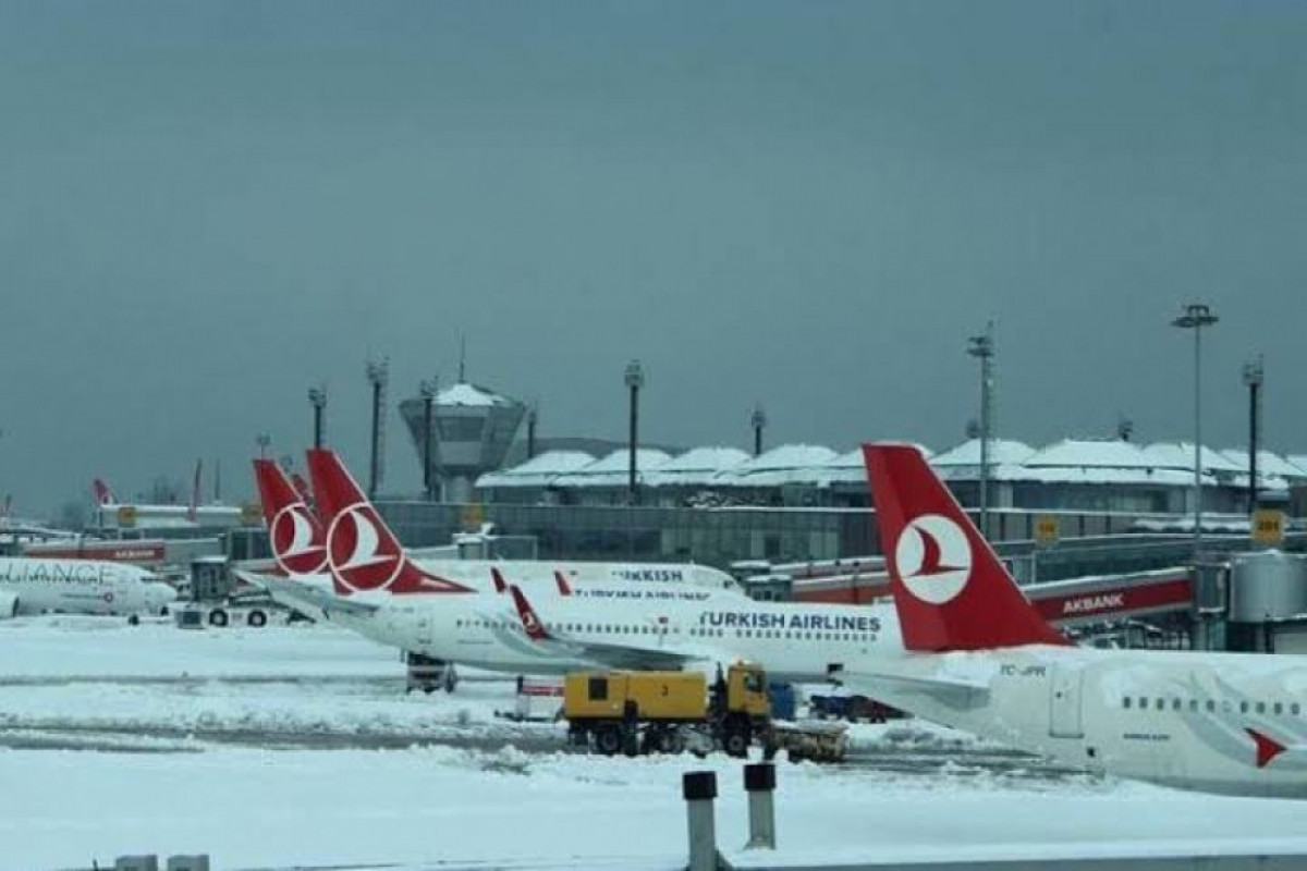 İstanbul hava limanı uçuşları bərpa edir