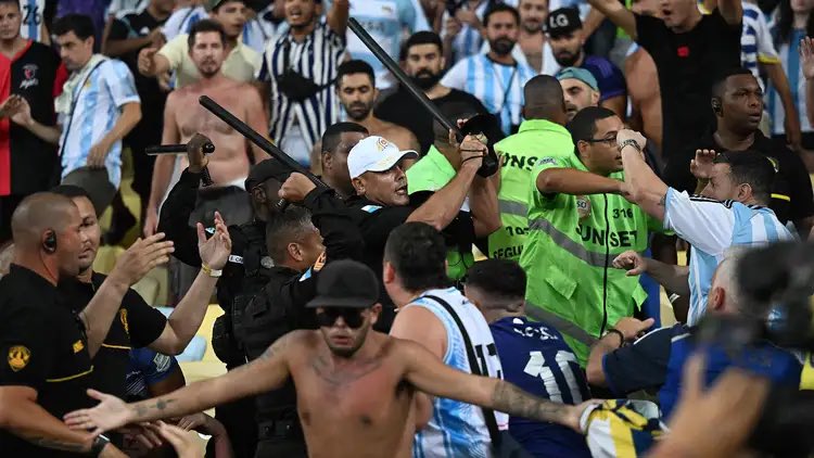 Braziliya - Argentina oyununda insident yaşanıb