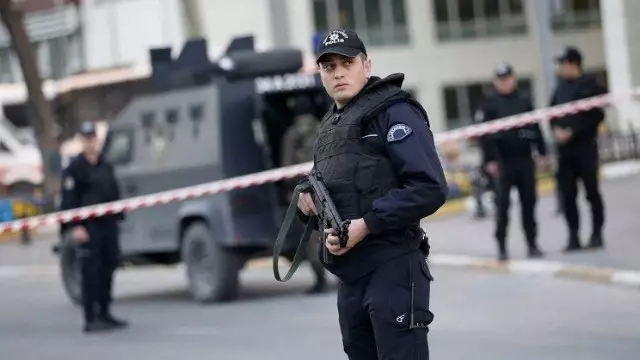 İstanbulda silahlı hücum: yaralanan var