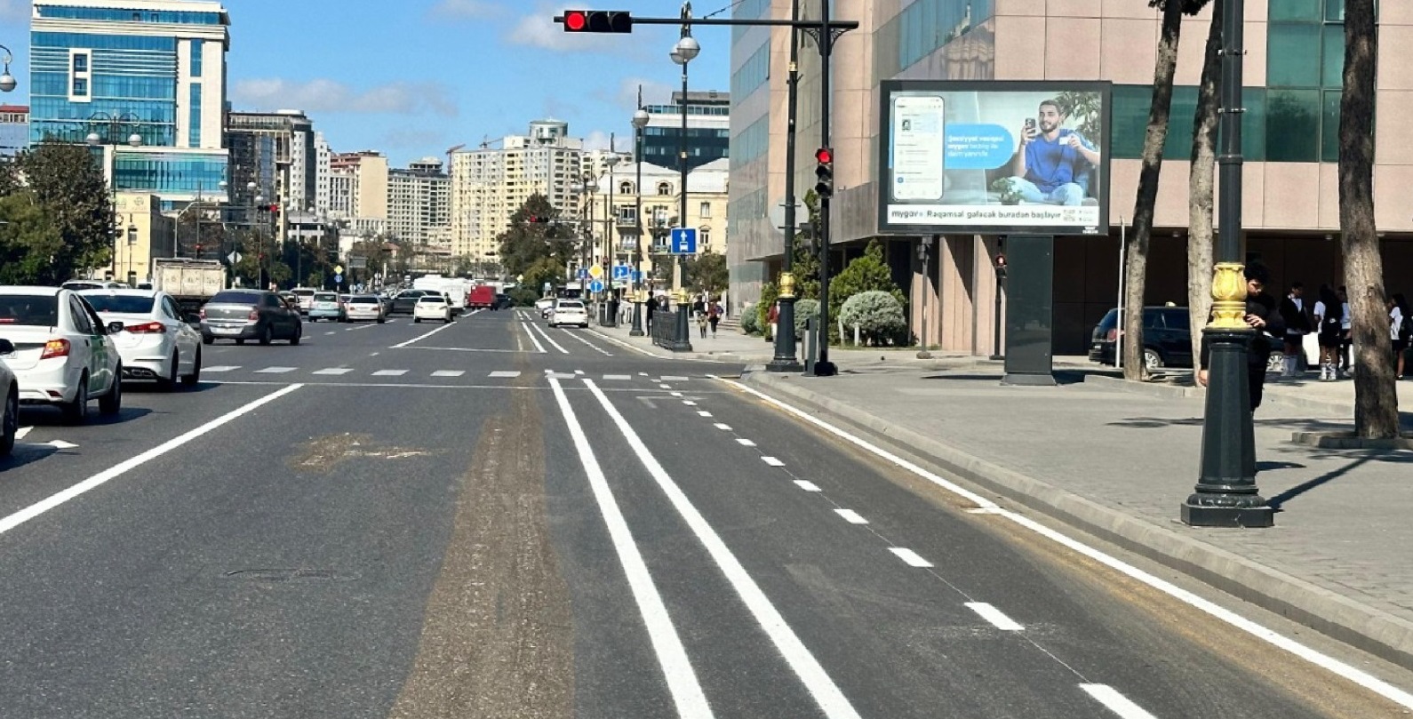 Bakıda daha bir küçədə mikromobillik zolağı təşkil edildi - FOTO