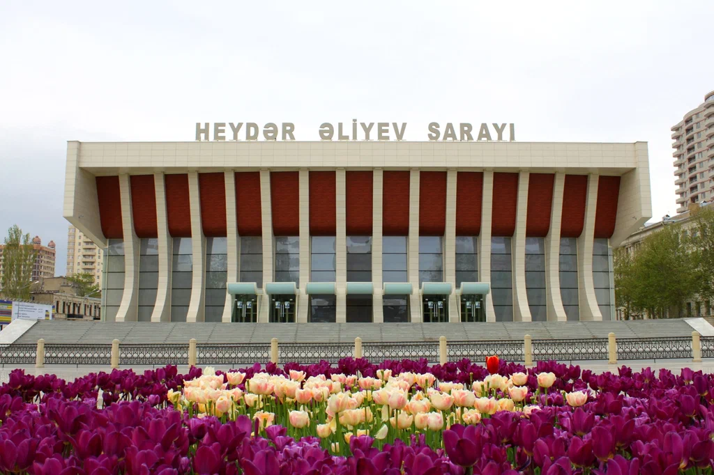 Heydər Əliyev Sarayının direktor müavini işdən çıxıb