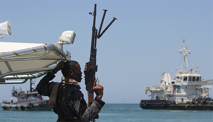 Somalidə gəmiyə pirat hücumu olub