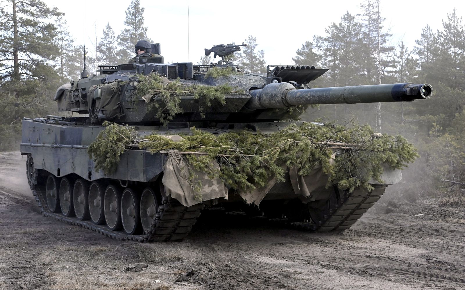 Ukraynaya verilən Almaniya "Leopard" tanklarının əksəriyyəti istismardan çıxıb