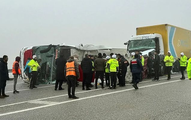Türkiyədə avtobus aşıb: 3 ölü, 29 yaralı