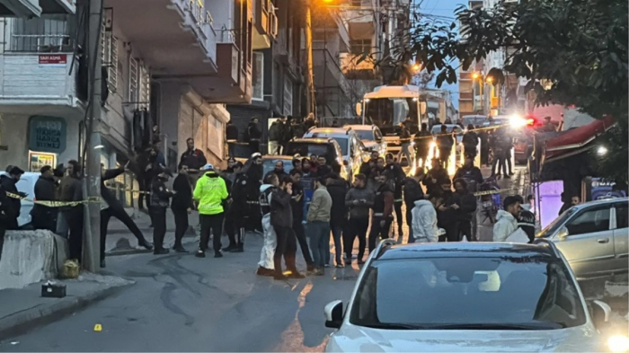 İstanbulda seçki kampaniyasına silahlı hücum: 1 yaralı - VİDEO