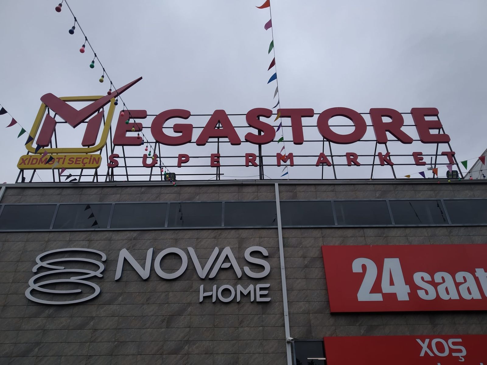 "Megastore" mağazasının işçilərindən təqdirəlayiq ADDIM - FOTO