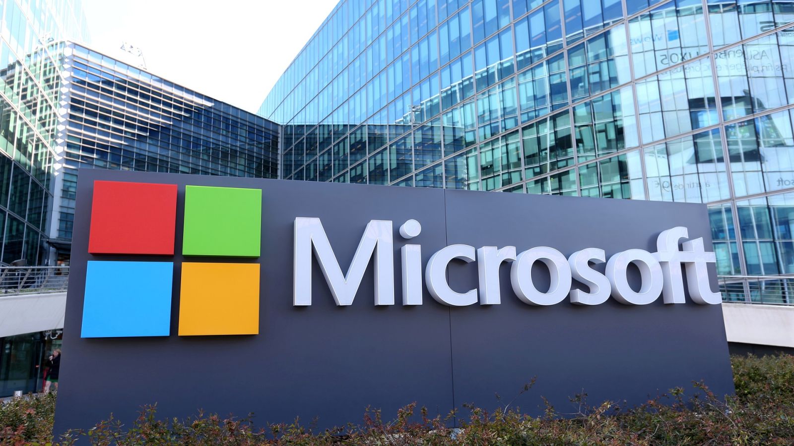 Microsoft-un xalis mənfəəti 22,3 milyard dollara çatıb