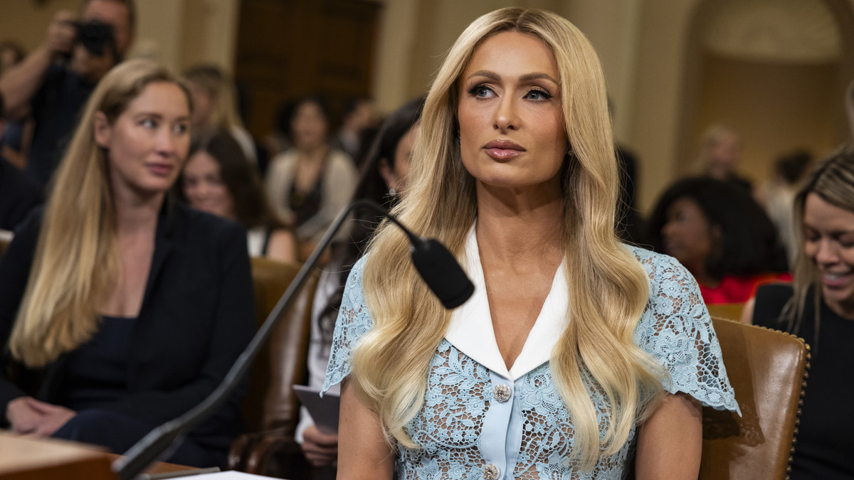 Milyarder Paris Hilton pul qazanmağın yeni yolunu tapıb