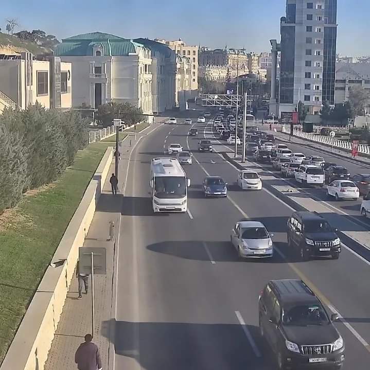 Bakıda hazırda sıxlıq müşahidə olunan yollar açıqlanıb