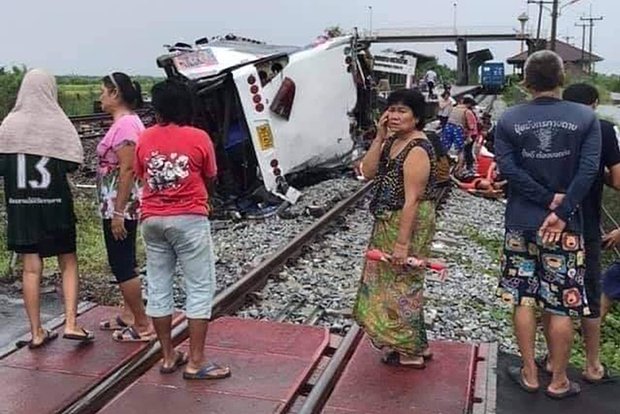 Tailandda avtobus yük maşını ilə toqquşub, 26 nəfər xəsarət alıb