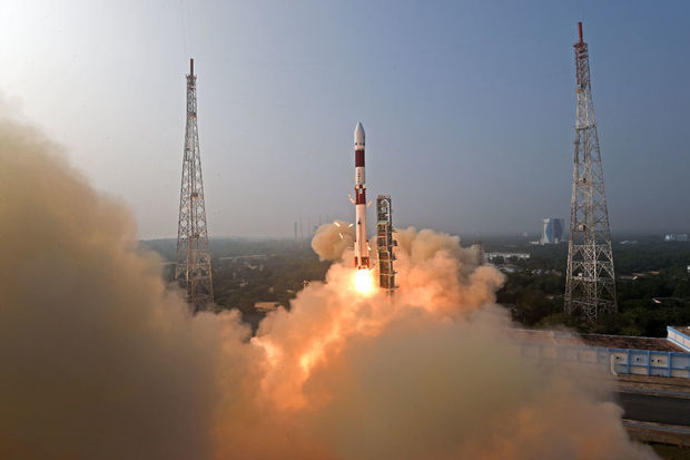 Hindistan kosmosa peyk göndərdi - FOTOLAR