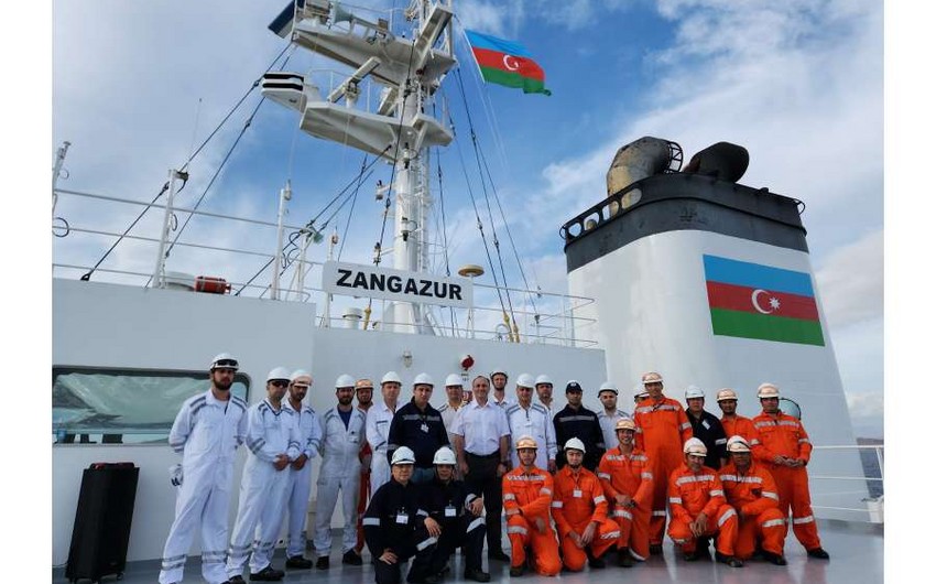“Zəngəzur” tankerində Azərbaycan bayrağı qaldırılıb - VİDEO