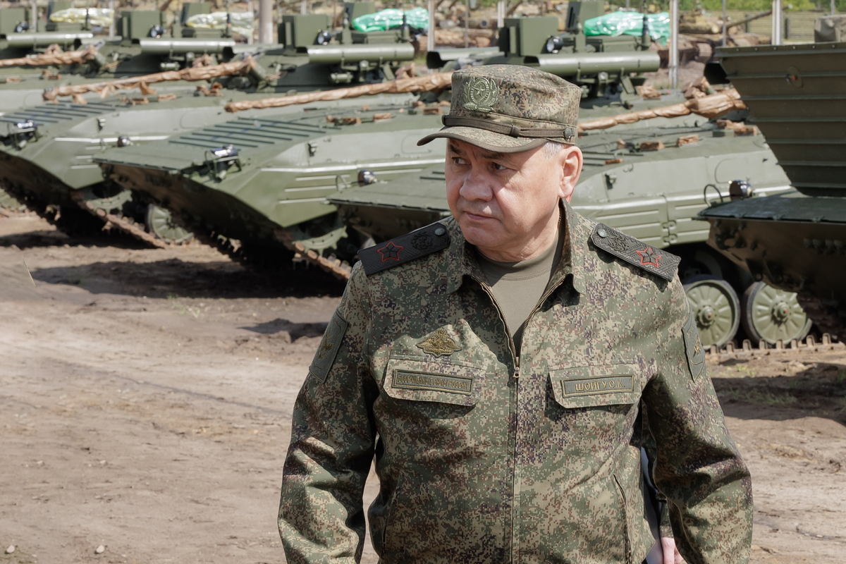 Şoyqu: "Ukrayna silahlı qüvvələrinin itkiləri 383 mini ötüb"