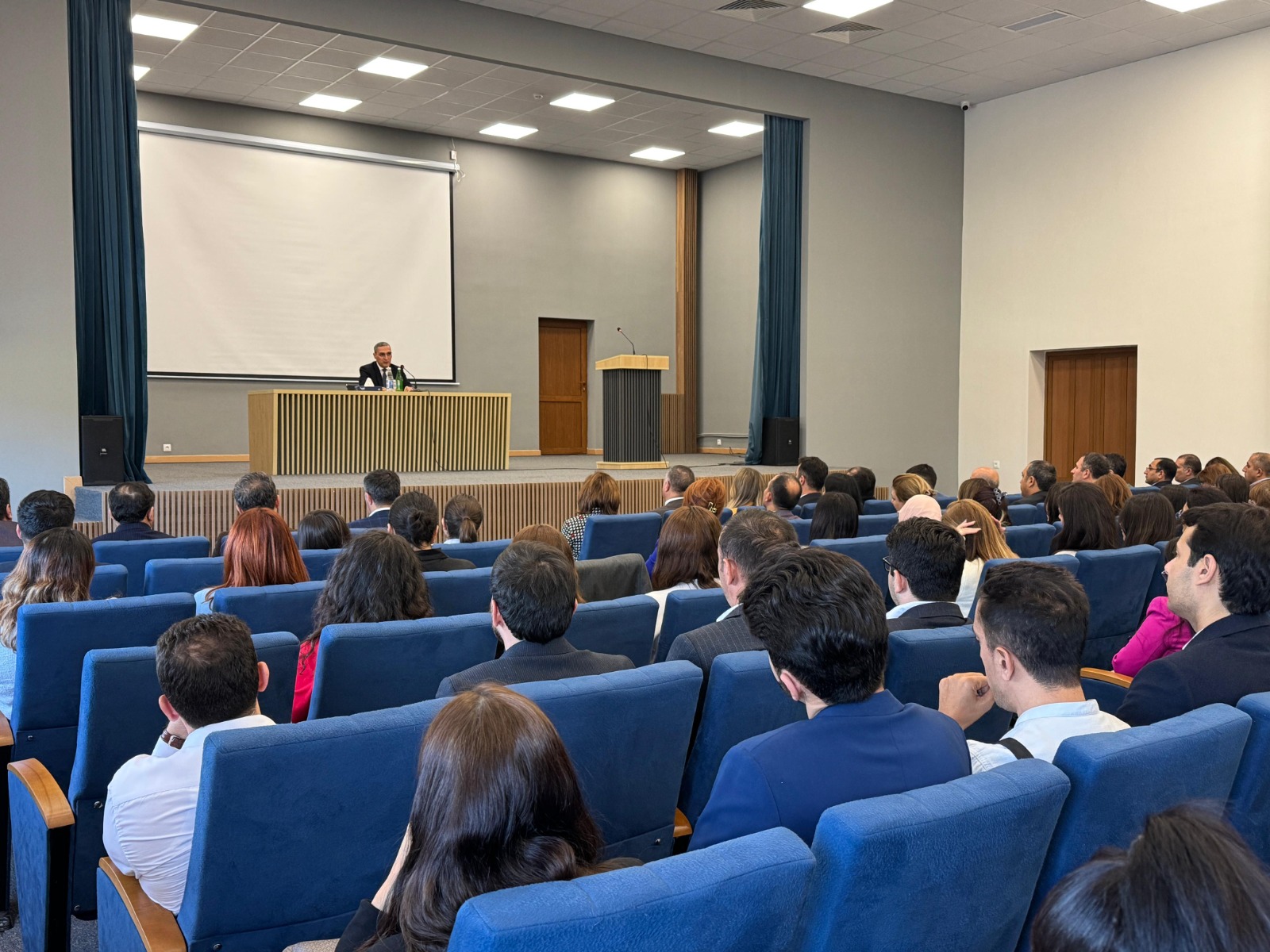 Qarabağ Universitetinin rektoru akademik və inzibati heyət ilə görüşüb - FOTO