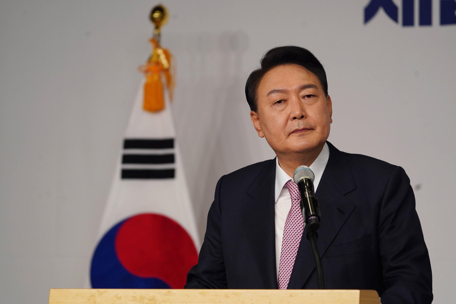 1 milyondan çox insan Cənubi Koreya prezidentinin impiçmentini tələb edib
