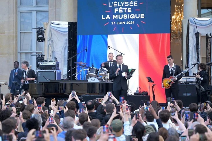 Fransada 190-a yaxın namizəd parlament seçkilərinin ikinci turunda iştirakdan imtina edib