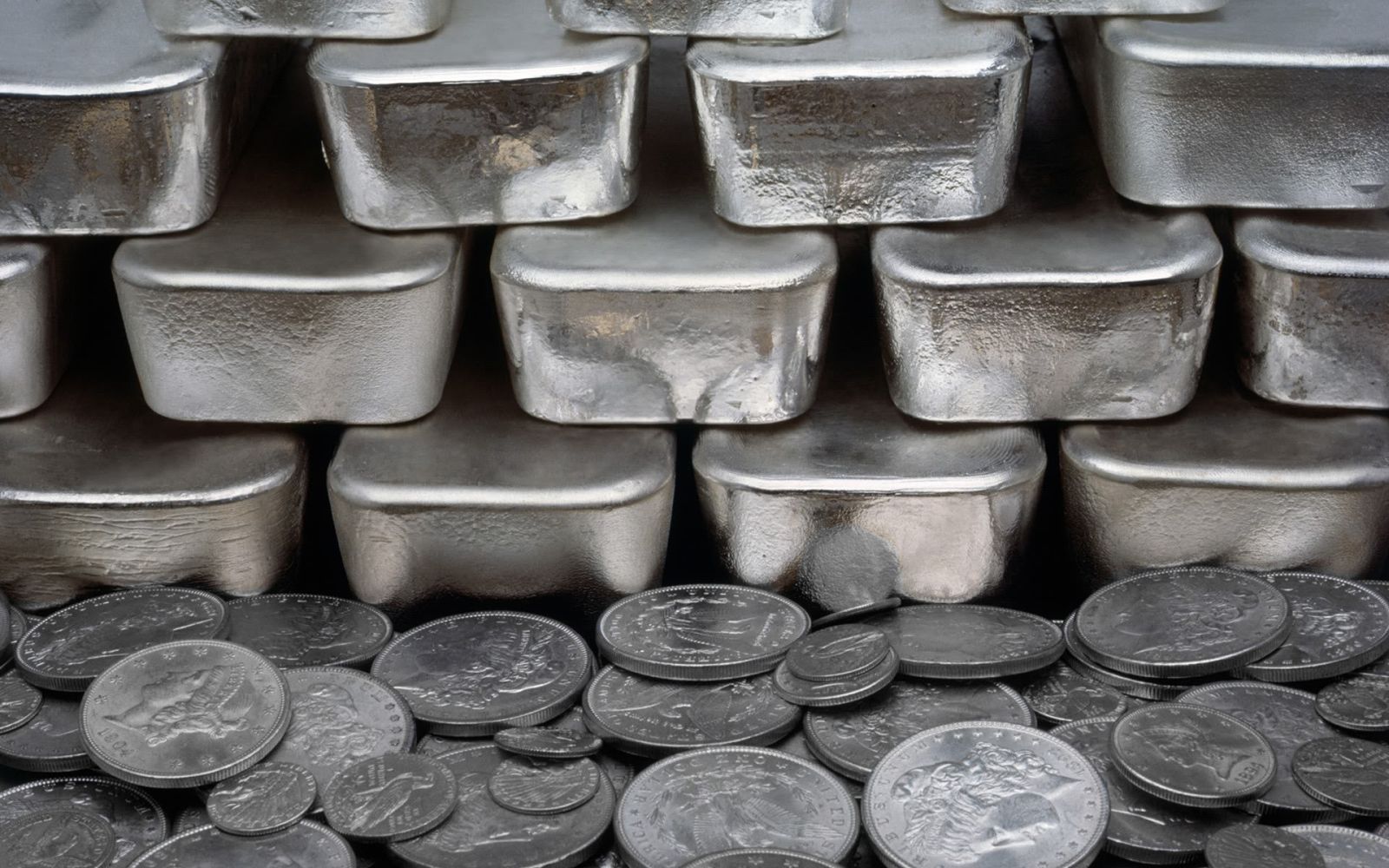 Gümüşün qiyməti 2 % ucuzlaşdı