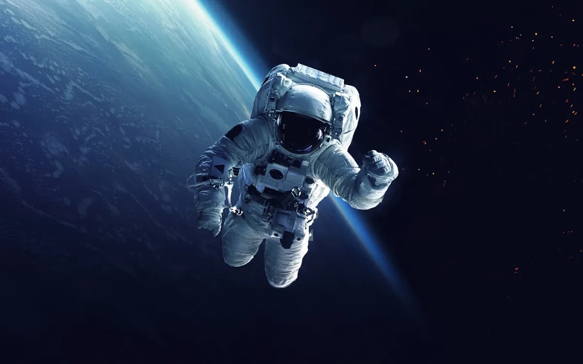 Ölü astronavtları niyə kosmosda buraxmaq olmaz?