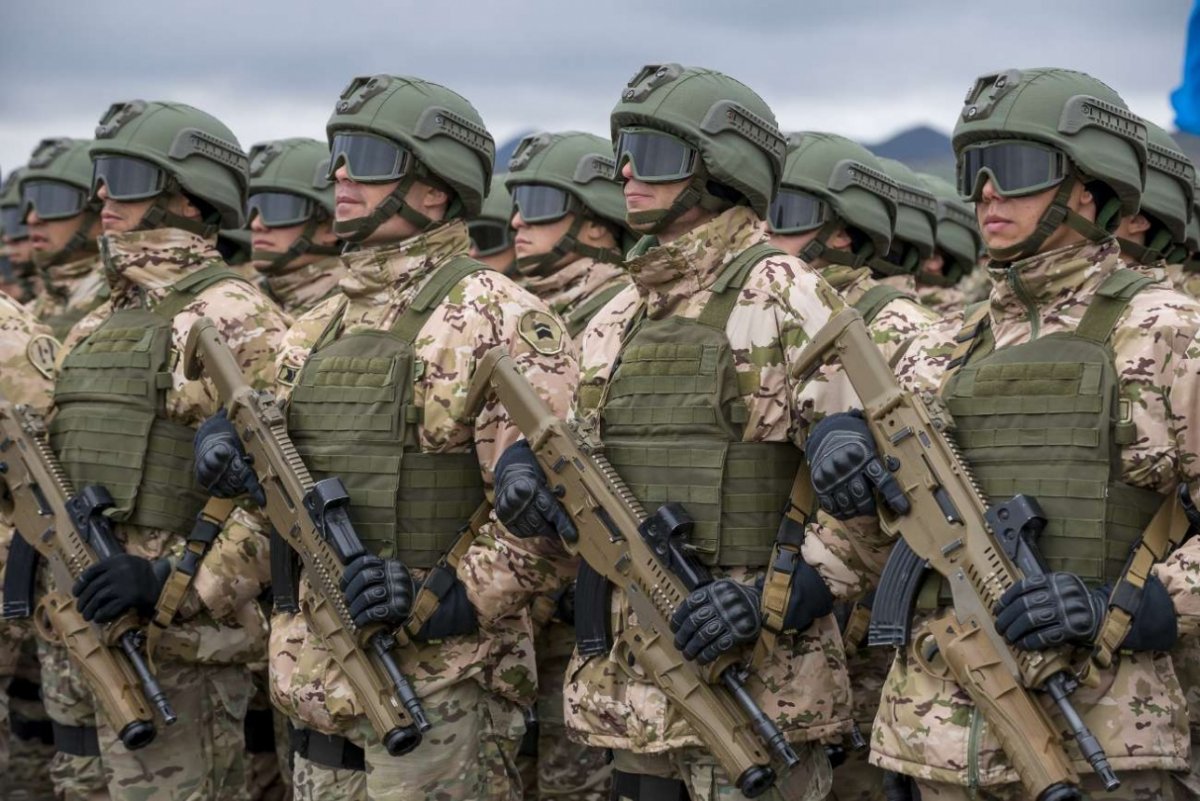 NATO Kosovoya əlavə hərbi qüvvə göndərdi