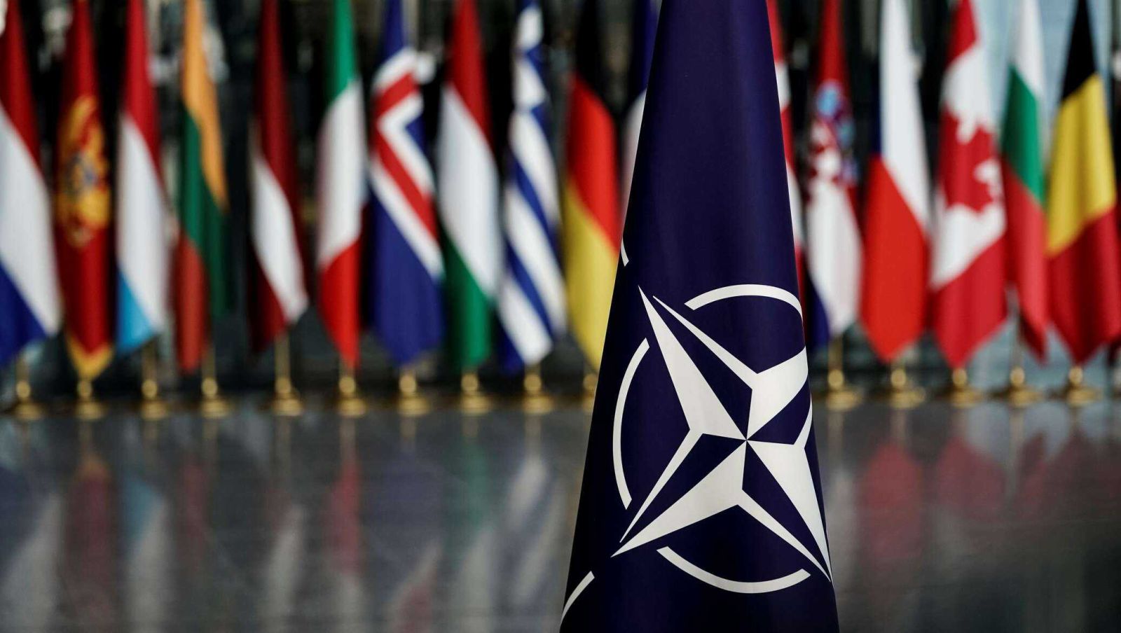 NATO hərbi büdcəsini 12% artırdı