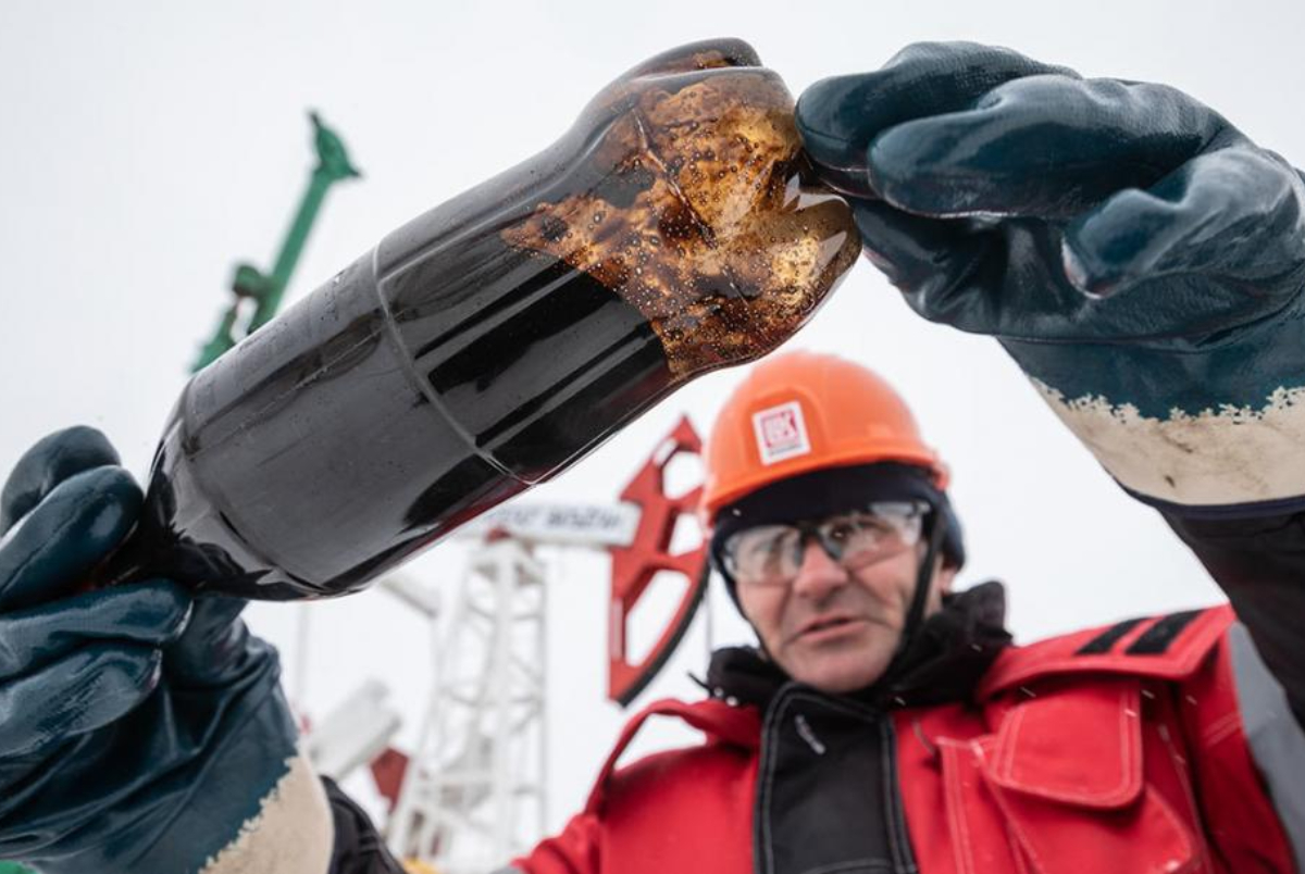 Rusiya neft hasilatını azaldıb