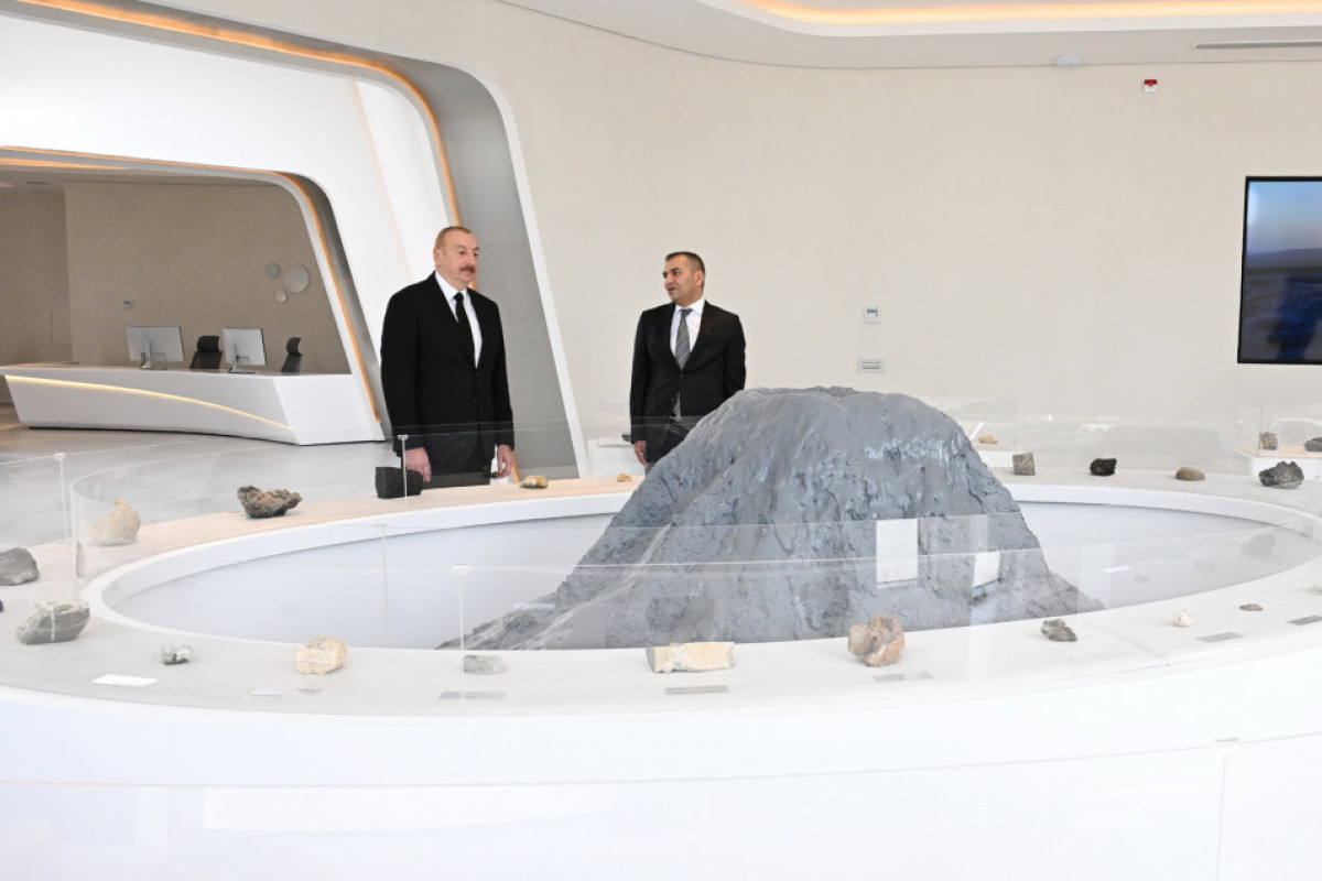 Prezident Palçıq Vulkanları Turizm Kompleksinin açılışında iştirak edib