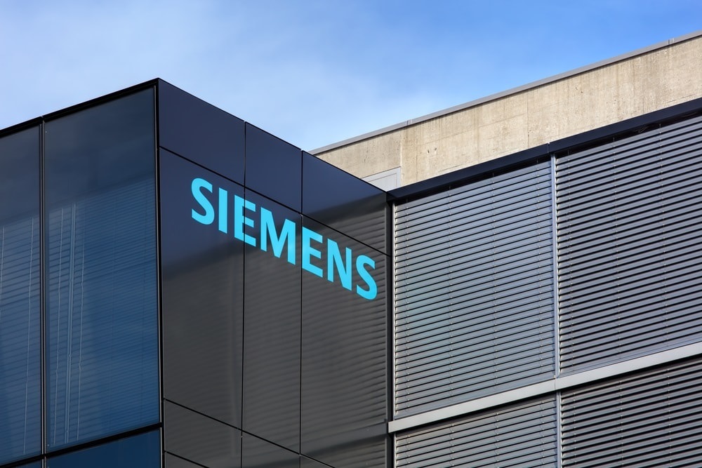 "Siemens" 600 milyon avro itirdi