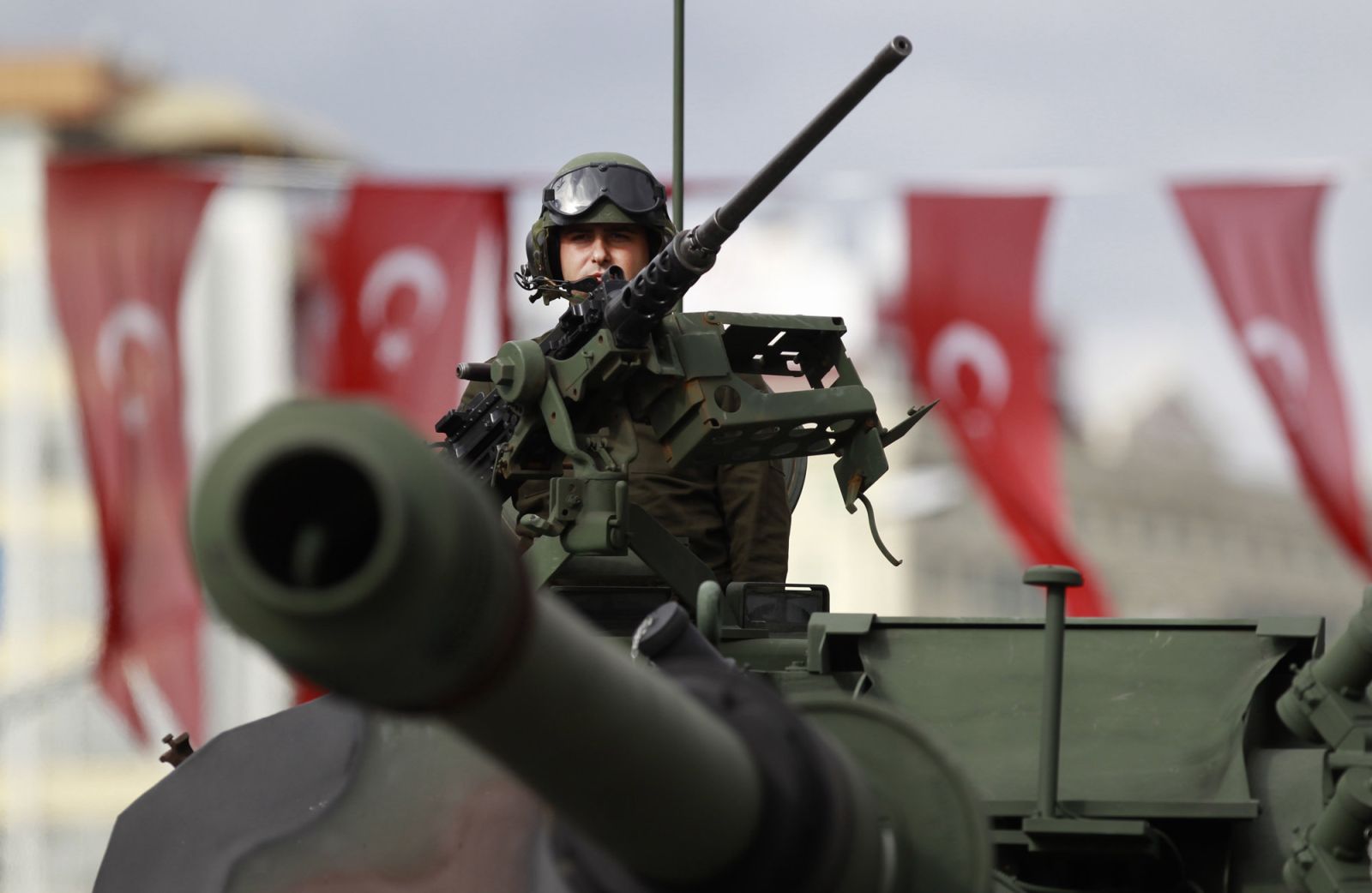 Türkiyə müdafiə büdcəsini 150% artıracaq