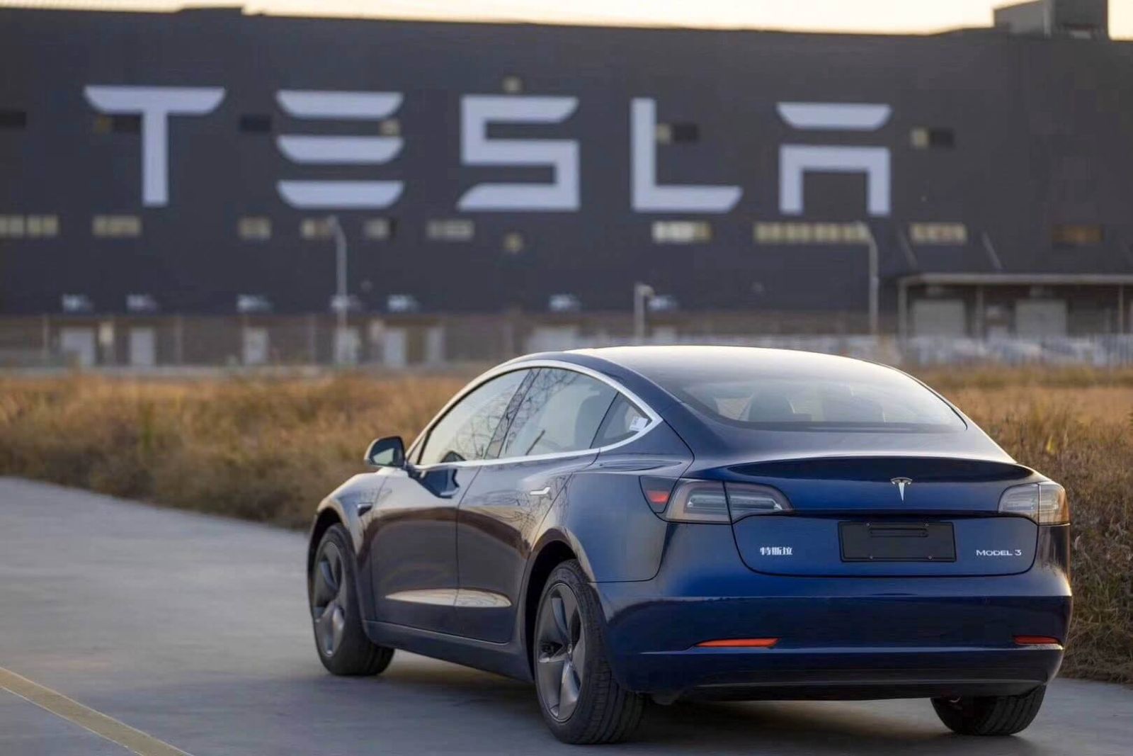 "Tesla" 54 mindən çox avtomobilini geri çağırır