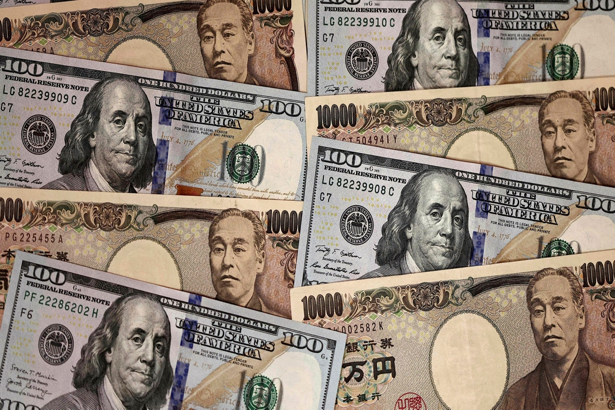 Yen son 37 ilin ən aşağı səviyyəsinə düşüb