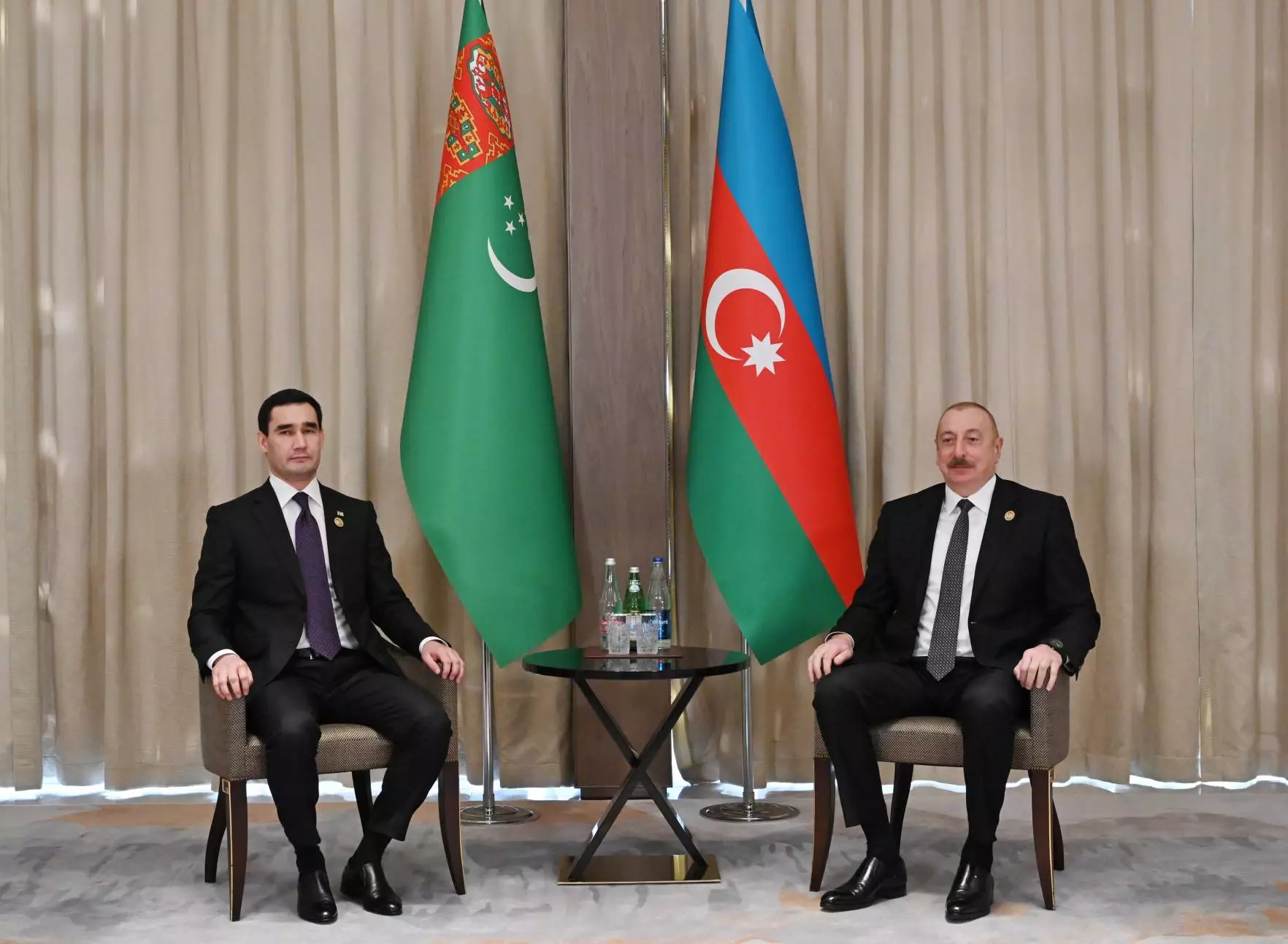 Türkmənistan Prezidenti Azərbaycan liderinə təbrik ünvanlayıb