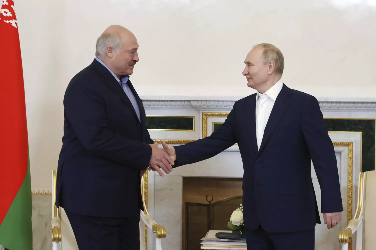 Putin və Lukaşenko terrorizmlə birgə mübarizəni müzakirə ediblər