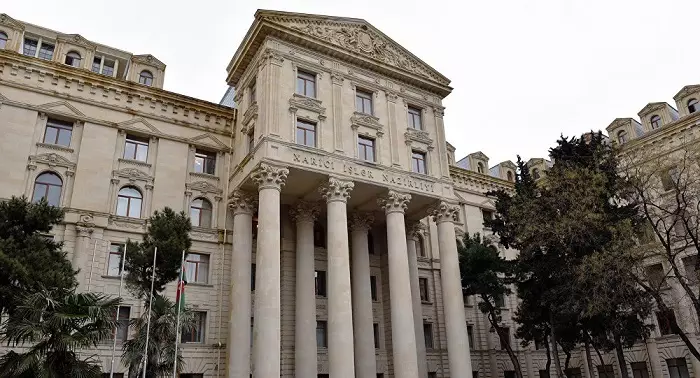 XİN İsveçdə Quranın yandırılmasını pisləyib