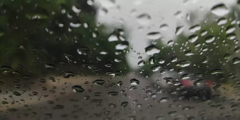 Bəzi yerlərə leysan və qar yağıb, Şahbuza dolu düşüb