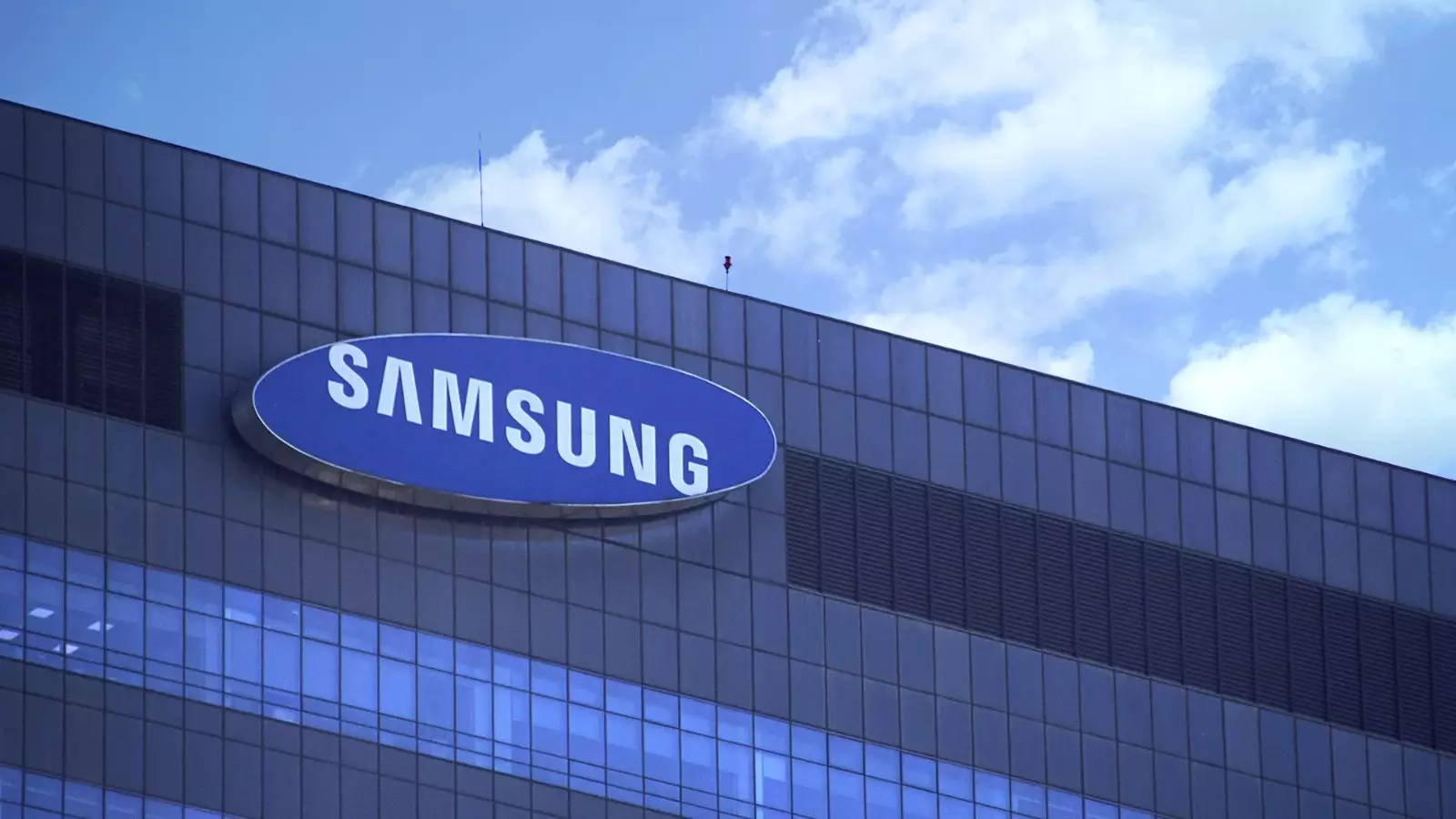 “Samsung Electronics”in qazancı 22% artıb