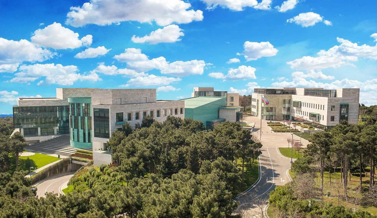 ADA Universitetində dövlət sifarişi ilə təhsil alan tələbələrə təqdim olunan imkanlar açıqlanıb