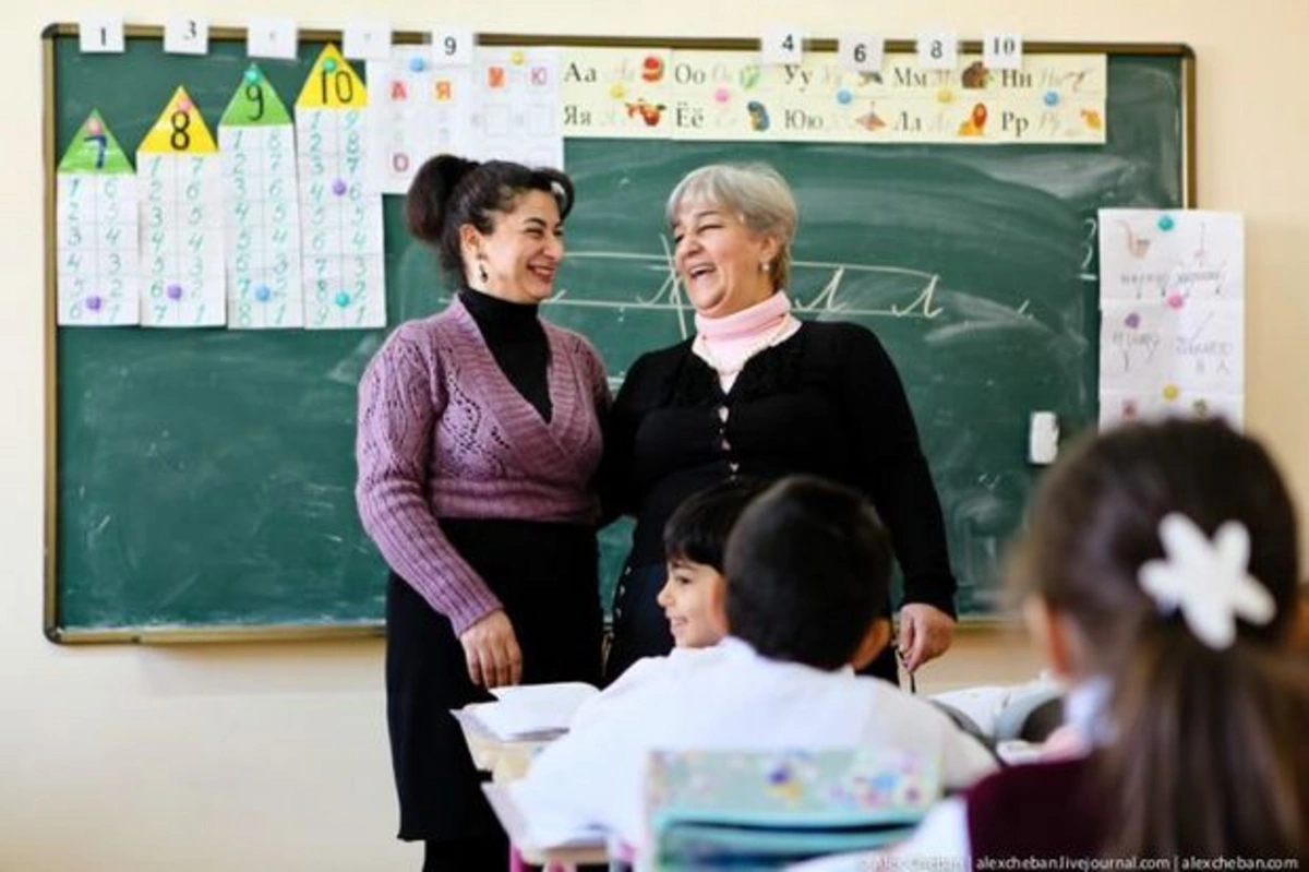 Təhsil İnstitutu müəllimlər üçün təlimlərə daha 1,9 mln. manat xərcləyəcək