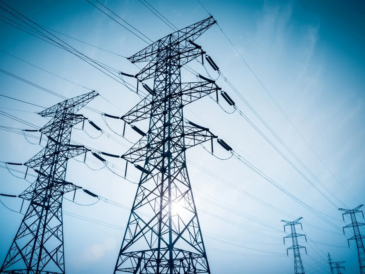 Azərbaycanda elektrik enerjisi ilə əlaqədar sabit aylıq tarif tətbiq ediləcək