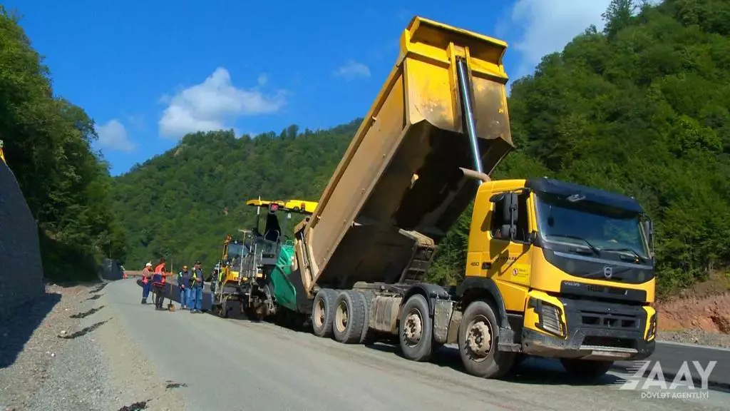 82 km uzunluğa malik Toğanalı-Kəlbəcər-İstisu avtomobil yolunda işlərin 41 %-i icra edilib