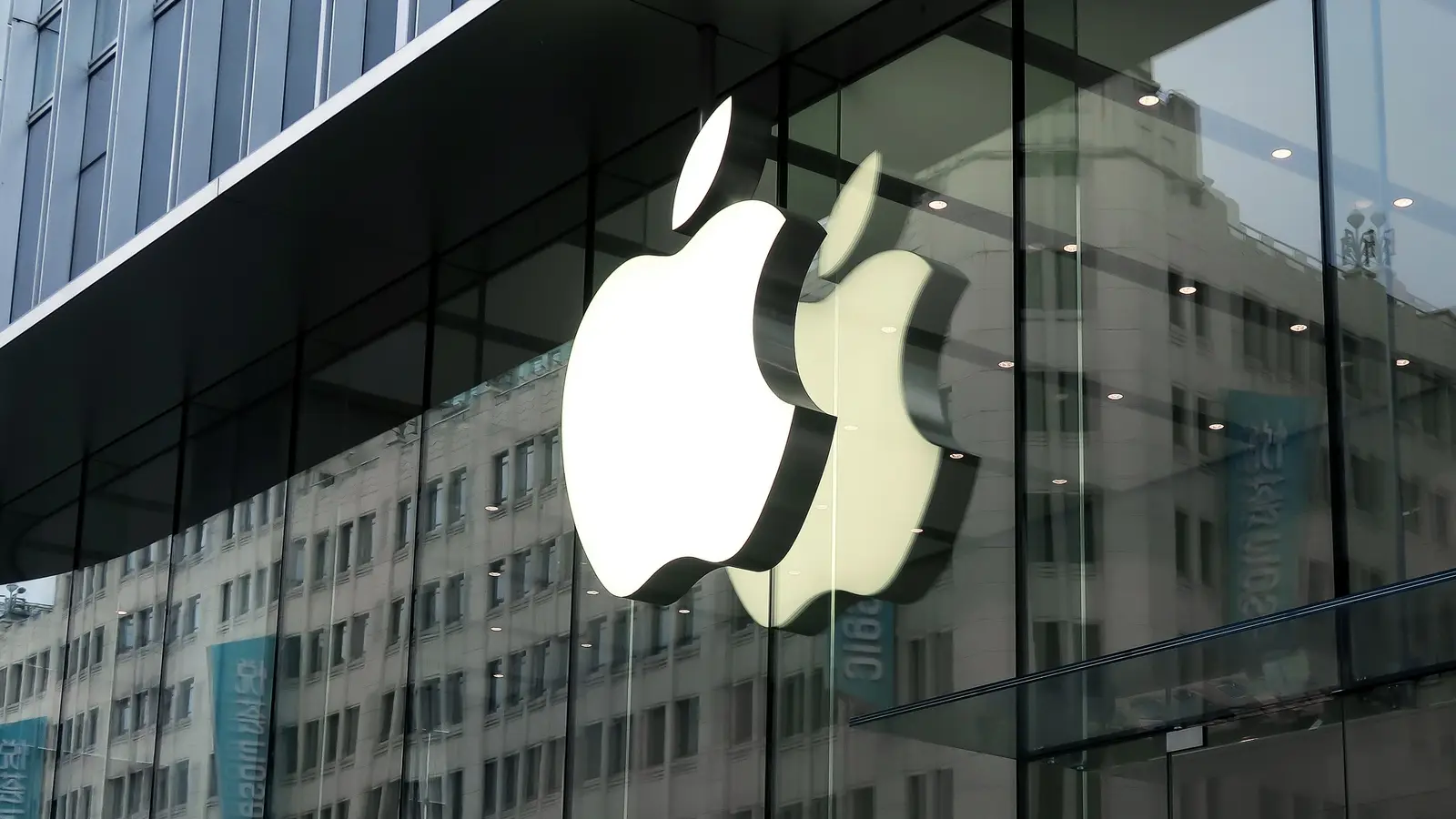 "Apple" 102 milyard dollar gəlir əldə edib - HESABAT