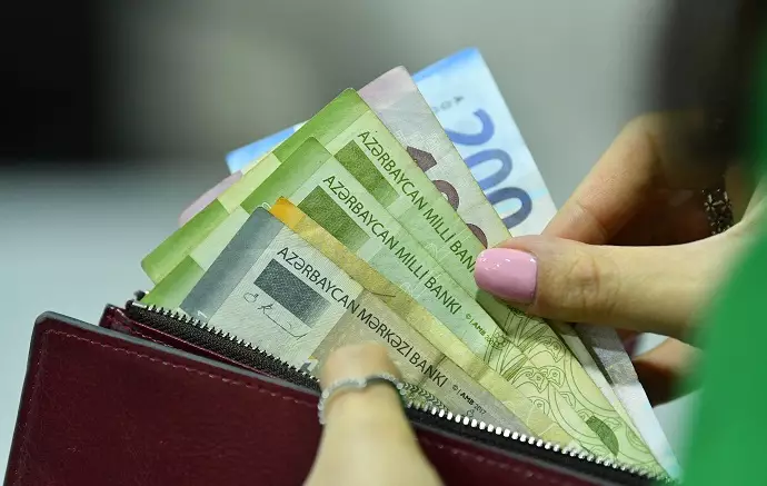 Azərbaycana xaricdən pul köçürmələri kəskin azalıb