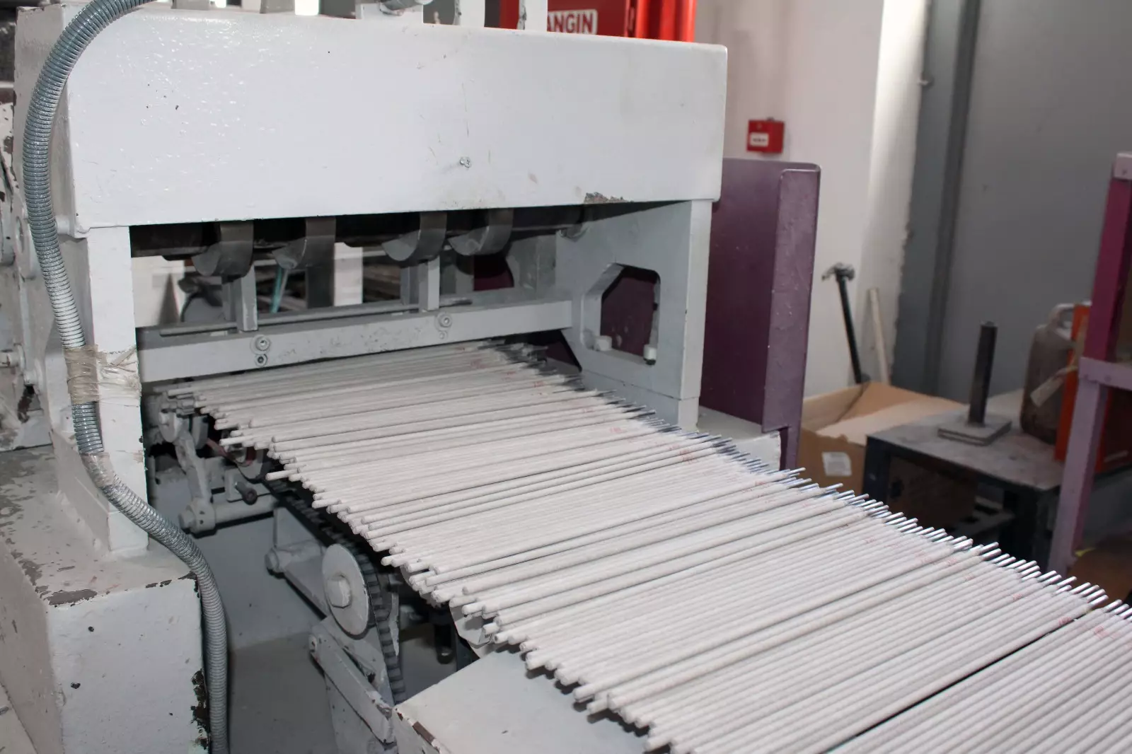 Azərbaycan ilk dəfə olaraq Türkmənistana elektrod ixracına başlayıb - FOTO