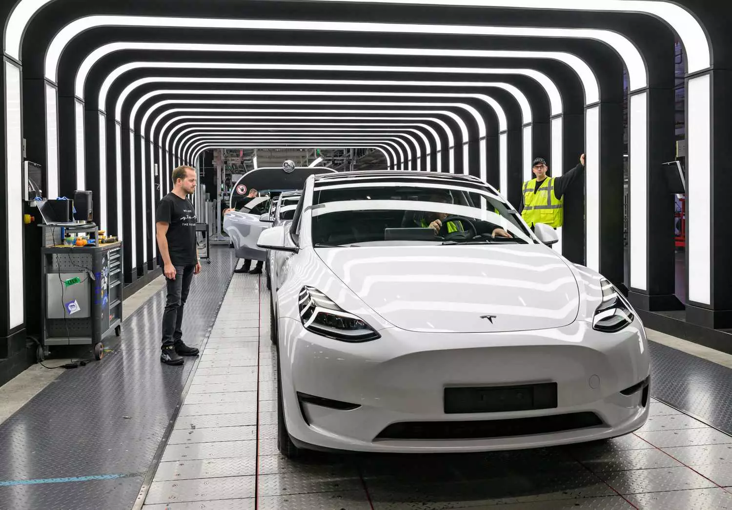 Tesla-nın Almaniyada satışları kəskin azalıb - SƏBƏB